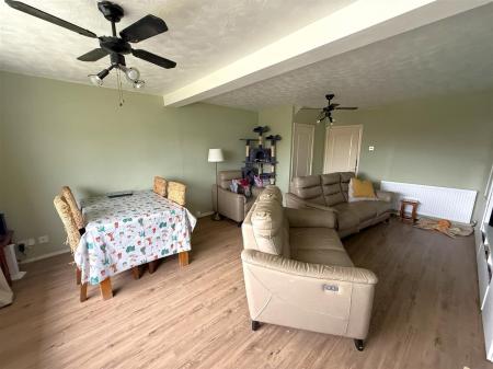 3 bedroom Semi-detached house for sale in Fairham Road, Stretton, Burton-On-Trent