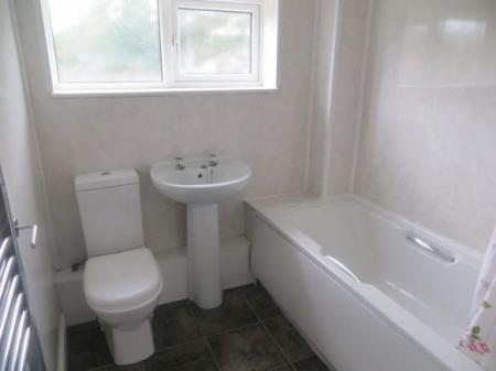 3 bedroom Terraced House to let in Chapelon, Staffordshire, Tamworth, B77
