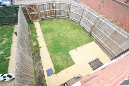 3 bedroom House to let in Panama Road, Burton upon Trent, DE13