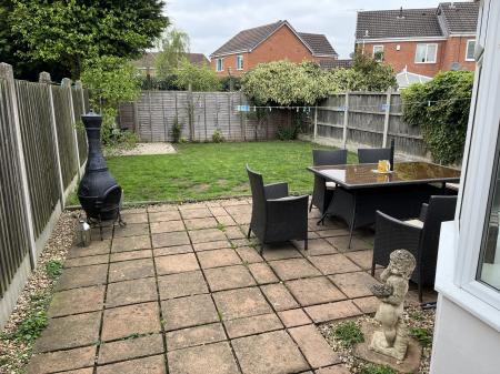 3 bedroom Detached house to let in Marlow Drive, Branston, DE14
