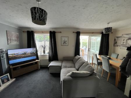 3 bedroom Detached house to let in Marlow Drive, Branston, DE14