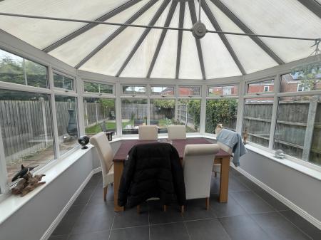 3 bedroom Detached house to let in Marlow Drive, Branston, DE14