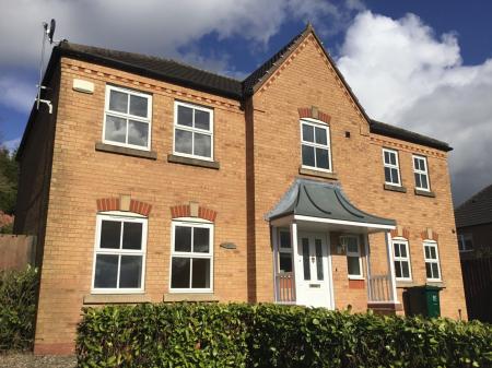 4 bedroom Detached house to let in Bretby Hollow, Newhall, DE11