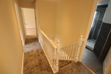 4 bedroom Detached house to let in Bretby Hollow, Newhall, DE11