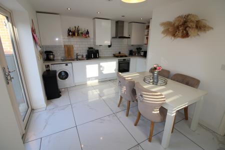 3 bedroom Detached house to let in Bittern View, Derbyshire, Willington, DE65