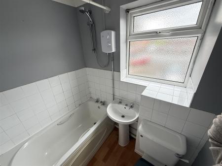 1 bedroom Apartment for sale in Westminster Drive, Stretton, Burton-On-Trent