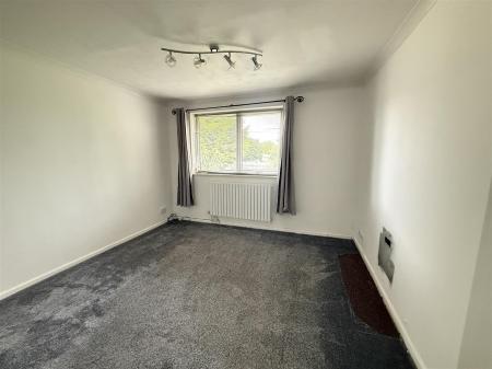 1 bedroom Apartment for sale in Westminster Drive, Stretton, Burton-On-Trent