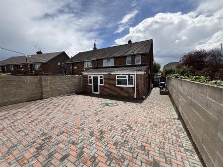 4 bedroom Semi-detached house for sale in Shakespeare Road, Burton Upon Trent