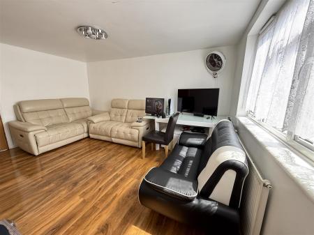 4 bedroom Semi-detached house for sale in Shakespeare Road, Burton Upon Trent