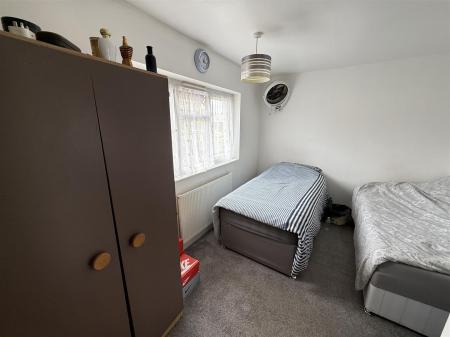 4 bedroom Semi-detached house for sale in Shakespeare Road, Burton Upon Trent