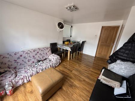 4 bedroom Semi-detached house for sale in Shakespeare Road, Burton Upon Trent