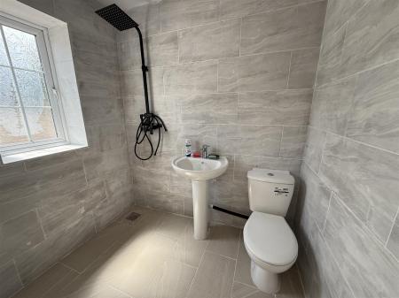 4 bedroom Semi-detached house for sale in Shakespeare Road, Burton Upon Trent