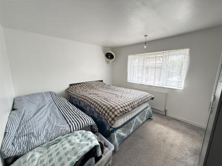 4 bedroom Semi-detached house for sale in Shakespeare Road, Burton Upon Trent