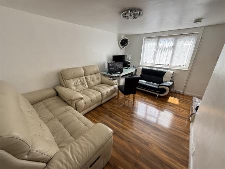 4 bedroom Semi-detached house for sale in Shakespeare Road, Burton Upon Trent