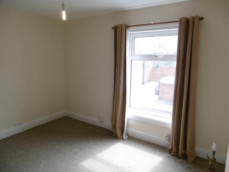 2 bedroom House to let in Glebe Street, Swadlincote, DE11