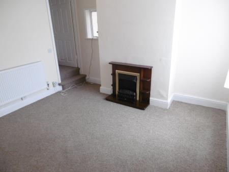2 bedroom House to let in Glebe Street, Swadlincote, DE11