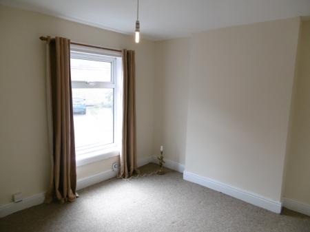 2 bedroom House to let in Glebe Street, Swadlincote, DE11