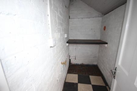 2 bedroom Terraced House to let in Clarence Street, Staffordshire, Burton upon Trent, DE14