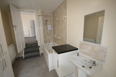 2 bedroom Terraced House to let in Clarence Street, Staffordshire, Burton upon Trent, DE14