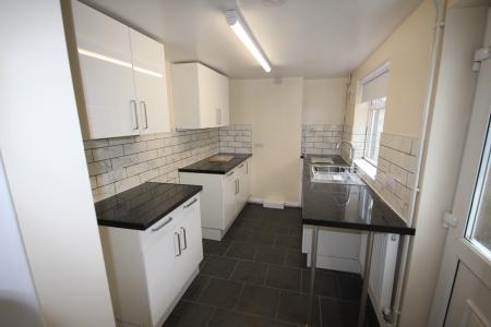 2 bedroom Terraced House to let in Clarence Street, Staffordshire, Burton upon Trent, DE14