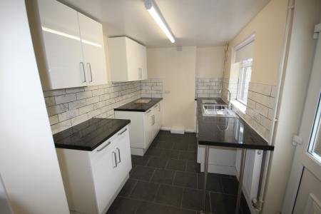 2 bedroom Terraced House to let in Clarence Street, Staffordshire, Burton upon Trent, DE14