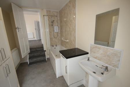2 bedroom Terraced House to let in Clarence Street, Staffordshire, Burton upon Trent, DE14