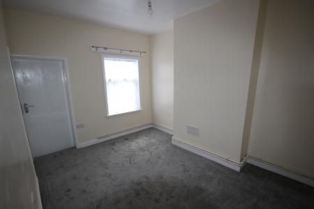 2 bedroom Terraced House to let in Clarence Street, Staffordshire, Burton upon Trent, DE14