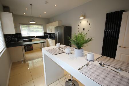 1 bedroom House share to let in Belvedere Road, Staffordshire, Burton upon Trent, DE13