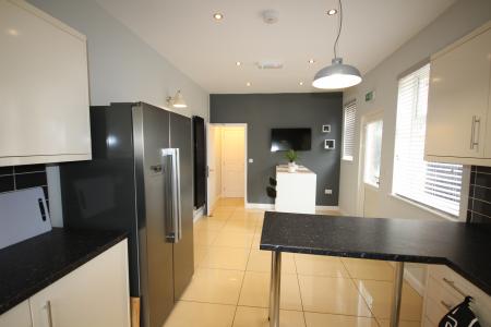 1 bedroom House share to let in Belvedere Road, Staffordshire, Burton upon Trent, DE13