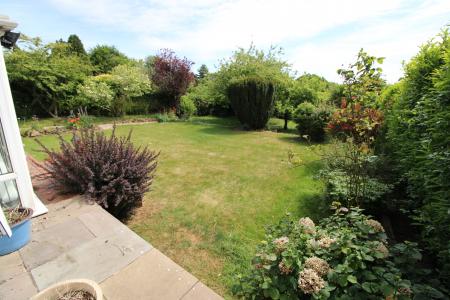 1 bedroom Flat to let in Brizlincote Lane, Staffordshire, Burton upon Trent, DE15