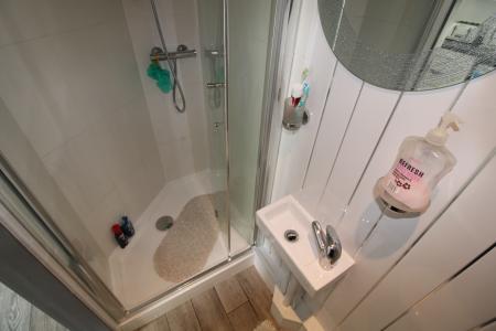 1 bedroom Flat to let in Brizlincote Lane, Staffordshire, Burton upon Trent, DE15