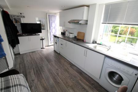 1 bedroom Flat to let in Brizlincote Lane, Staffordshire, Burton upon Trent, DE15