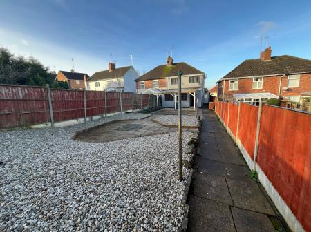 3 bedroom House to let in Eldon Street, Winshill, Burton upon Trent, DE15
