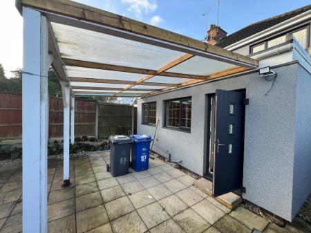 3 bedroom House to let in Eldon Street, Winshill, Burton upon Trent, DE15
