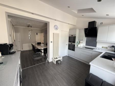 2 bedroom Semi-detached house for sale in Beech Avenue, Stretton, Burton-On-Trent