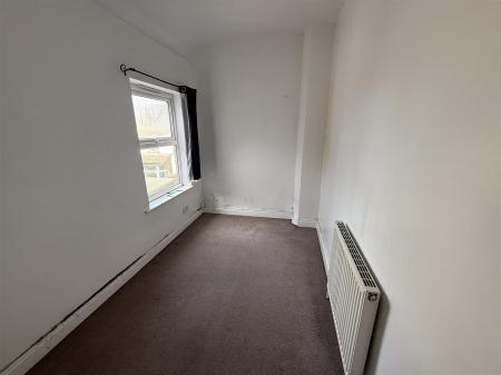 3 bedroom Terraced House for sale in Woods Lane, Burton-On-Trent