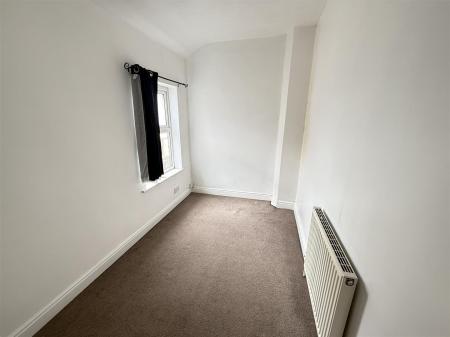 3 bedroom Terraced House for sale in Woods Lane, Burton-On-Trent