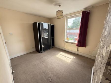 3 bedroom Terraced House for sale in Woods Lane, Burton-On-Trent