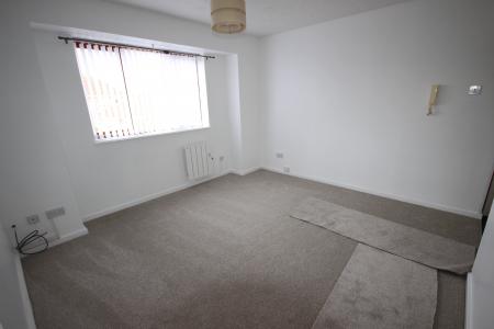 1 bedroom Flat to let in Birkdale Avenue, Burton Upon Trent, Branston, DE14
