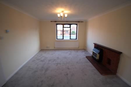 4 bedroom Detached house to let in Severn Close, Burton Upon Trent, Stretton, DE13