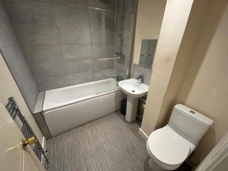 4 bedroom Detached house to let in Severn Close, Burton Upon Trent, Stretton, DE13