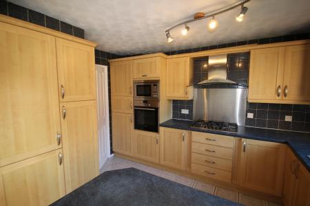 4 bedroom Detached house to let in Severn Close, Burton Upon Trent, Stretton, DE13