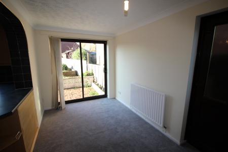 4 bedroom Detached house to let in Severn Close, Burton Upon Trent, Stretton, DE13
