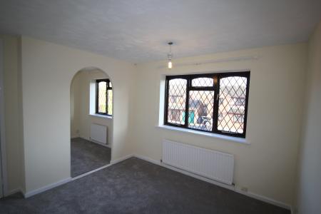 4 bedroom Detached house to let in Severn Close, Burton Upon Trent, Stretton, DE13