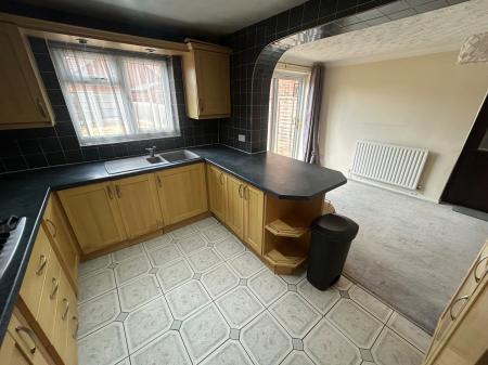 4 bedroom Detached house to let in Severn Close, Burton Upon Trent, Stretton, DE13