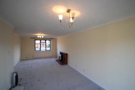 4 bedroom Detached house to let in Severn Close, Burton Upon Trent, Stretton, DE13