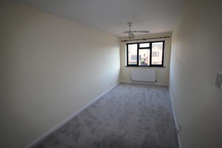 4 bedroom Detached house to let in Severn Close, Burton Upon Trent, Stretton, DE13