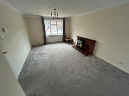4 bedroom Detached house to let in Severn Close, Burton Upon Trent, Stretton, DE13
