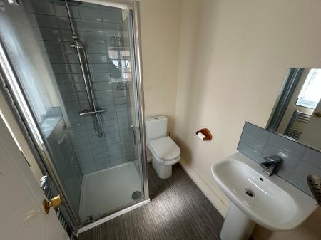 4 bedroom Detached house to let in Severn Close, Burton Upon Trent, Stretton, DE13