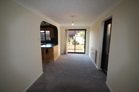 4 bedroom Detached house to let in Severn Close, Burton Upon Trent, Stretton, DE13